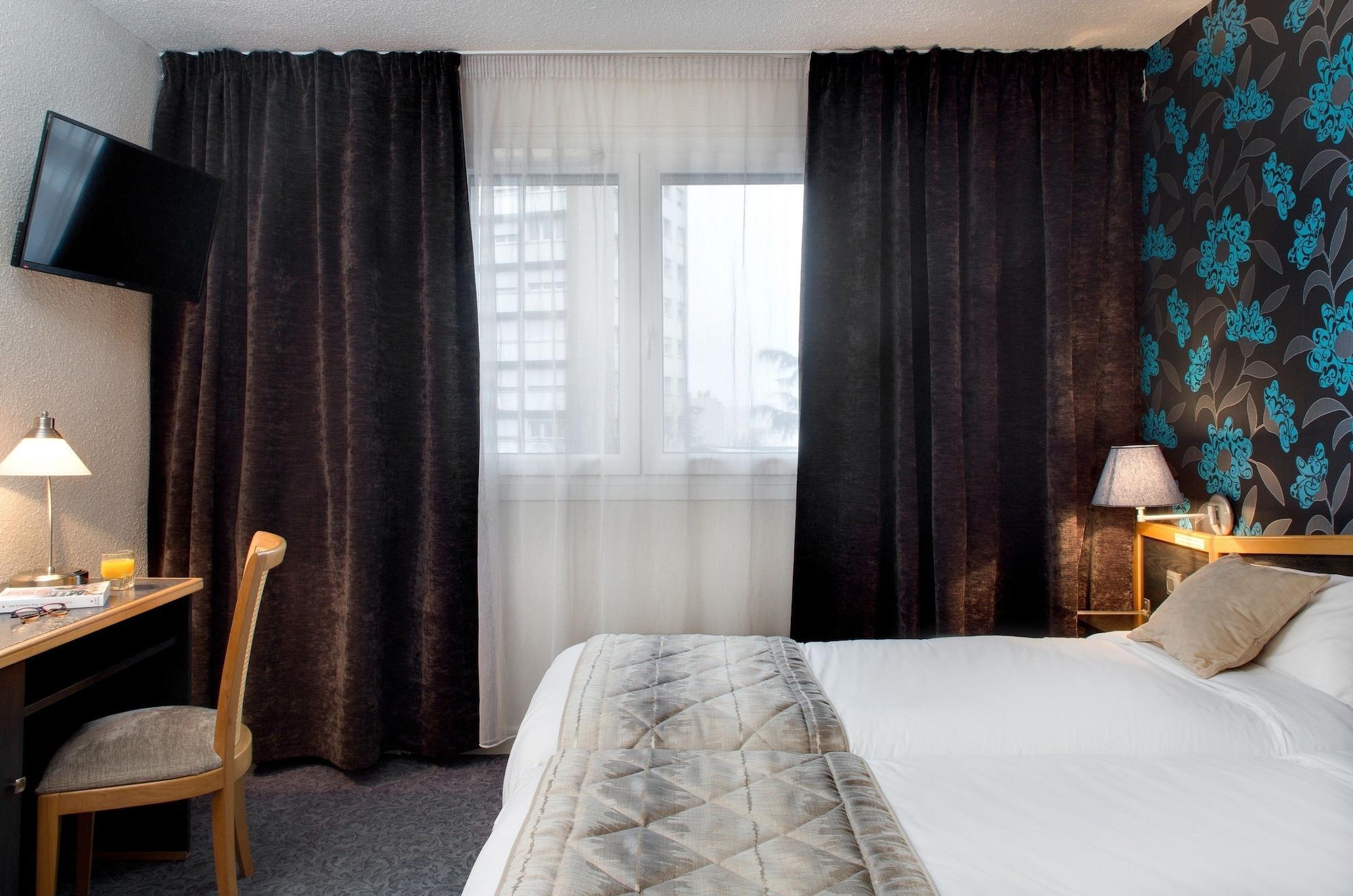 Logis Hotel Du Midi - Saint Etienne Sud Εξωτερικό φωτογραφία