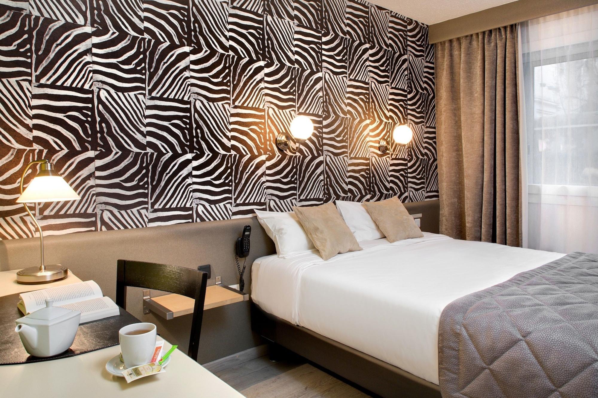Logis Hotel Du Midi - Saint Etienne Sud Εξωτερικό φωτογραφία