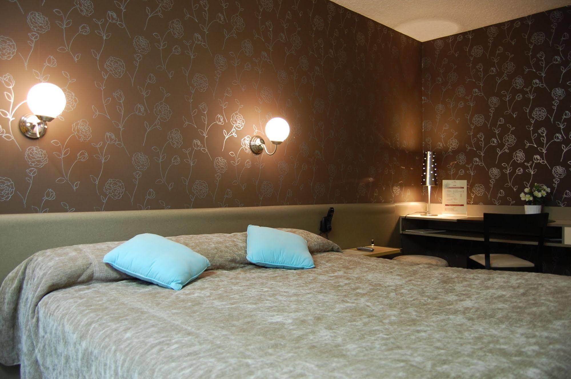 Logis Hotel Du Midi - Saint Etienne Sud Εξωτερικό φωτογραφία