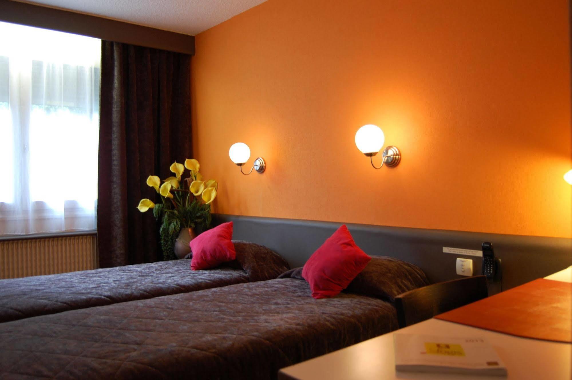 Logis Hotel Du Midi - Saint Etienne Sud Εξωτερικό φωτογραφία